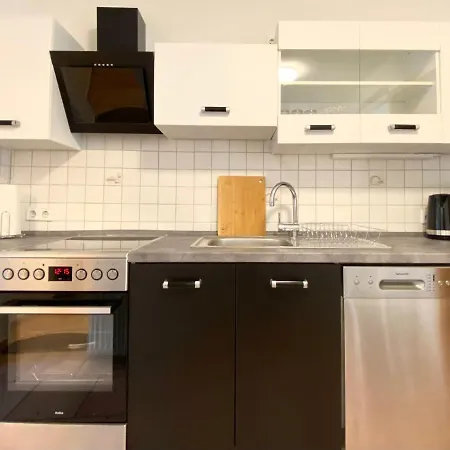 Gemütliche Monteur-apartments: Langzeitkomfort Mit Balkon Und Waschmaschine *
