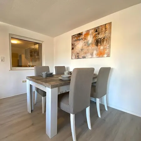 Aparthotel Gemütliche Monteur-apartments: Langzeitkomfort Mit Balkon Und Waschmaschine Aschersleben
