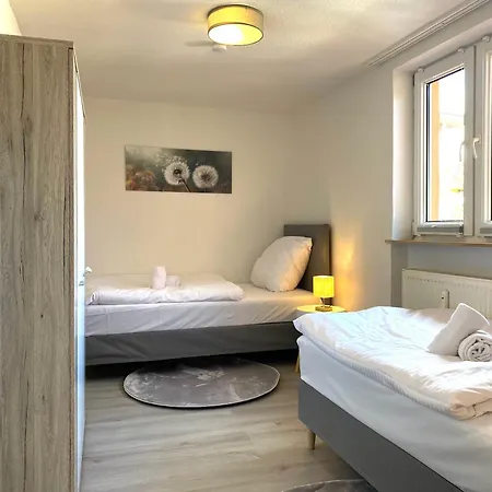 Aparthotel Gemütliche Monteur-apartments: Langzeitkomfort Mit Balkon Und Waschmaschine 3*