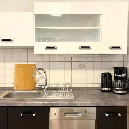 Aparthotel Gemütliche Monteur-apartments: Langzeitkomfort Mit Balkon Und Waschmaschine Aschersleben