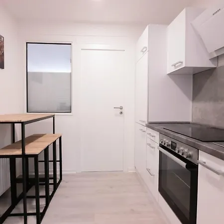 Aparthotel Gemütliche Monteur-apartments: Langzeitkomfort Mit Balkon Und Waschmaschine
