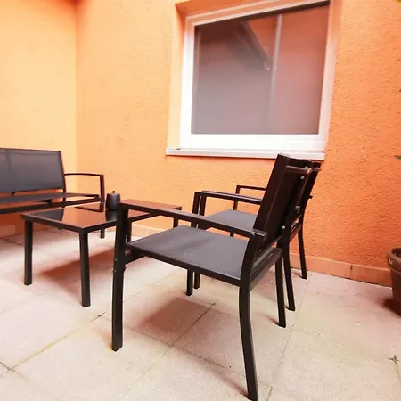 Aparthotel Gemütliche Monteur-apartments: Langzeitkomfort Mit Balkon Und Waschmaschine *