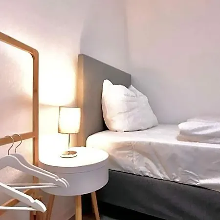 Aparthotel Gemuetliche Unterkuenfte Fuer Laengeren Aufenthalt Und Monteure Inkl Balkon, Waschmaschine, Wifi, Kueche Und Parkplatz