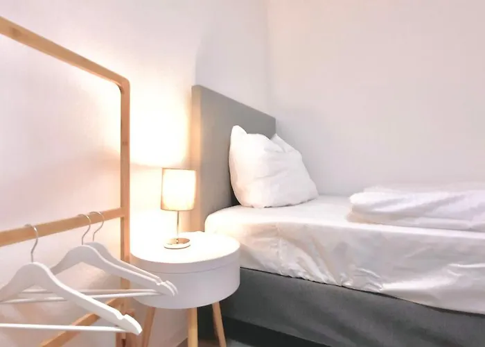 Gemuetliche Unterkuenfte Fuer Laengeren Aufenthalt Und Monteure Inkl Balkon, Waschmaschine, Wifi, Kueche Und Parkplatz 3* Ашерслебен